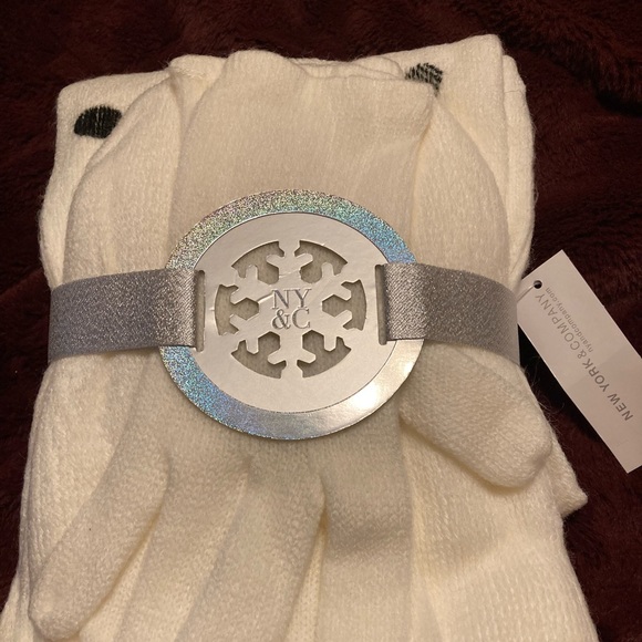 New York & Company Accessories - NY&CO beautiful 3pc women polka dot scarf, winter white hat, and gloves gift set